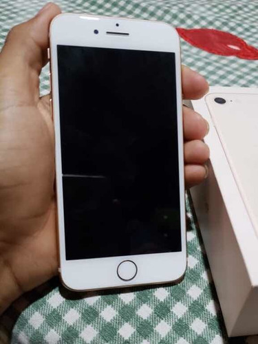 iPhone 8 Dourado