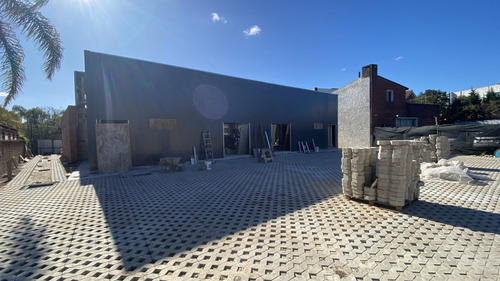 Alquiler Gran Local Comercial A Estrenar En Punta Gorda (ref: Ksk-1627)