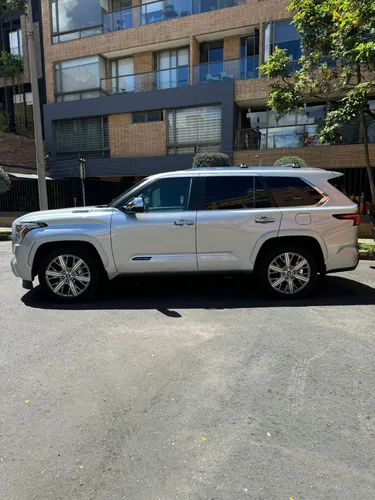 Toyota Sequoia 3.5 V6 Capstone
