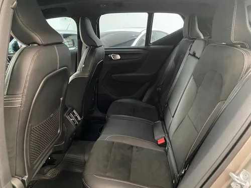 Volvo XC40 B5 Híbrida 2.0cc Turbo (264cv) 4x4 Rin 20”