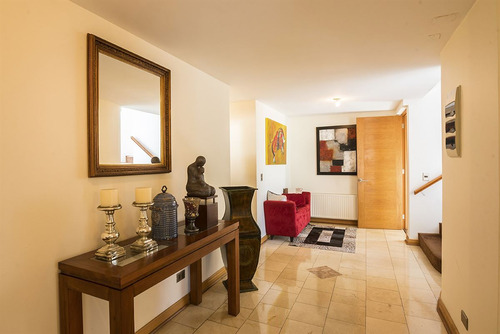 Gran Casa Familiar En Sector Residencial De Concón