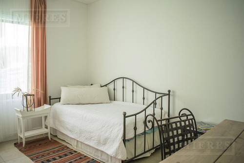Casa De 550 Mts En Venta En Ayres De Pilar