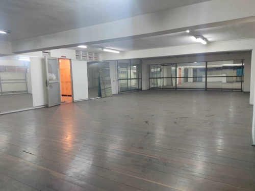 Imagen 11 de 14 de Local Comercial Centro Comercial Savil Los Teques.