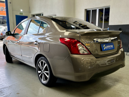 Nissan Versa 1.6 16V FLEX UNIQUE 4P XTRONIC