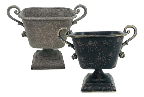 Mesa Decorada Com Floreira Rústica De Ferro