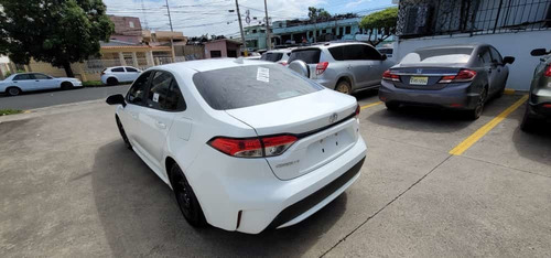 Imagen 11 de 15 de Toyota Corolla Le