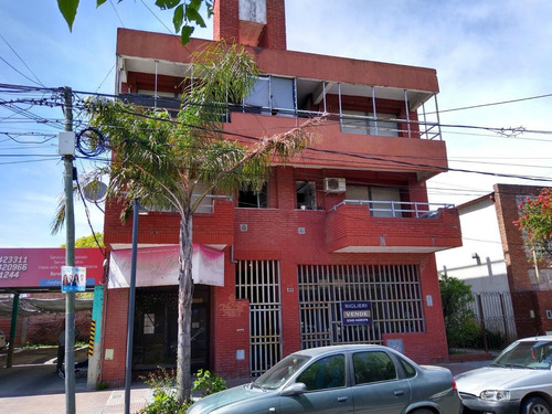 Imagen 2 de 4 de Local - Esc.-centro
