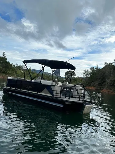 Bote Yate Lancha Ponton 2023 Sunchaser Eclipse 23 Pies