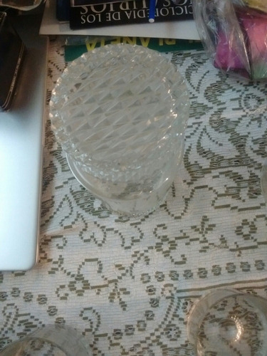 Whiskeras Antiguas Con Vasos De Whisky Antiguo (Usado)