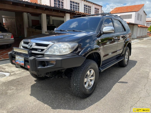 Imagen 1 de 13 de Toyota Fortuner Automatico 4x4