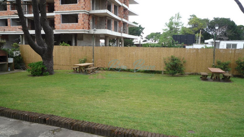 Apartamento En Aidy Grill, 2 Dormitorios *- Ref: 74