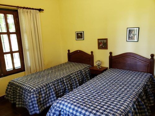 Gran Casco Con Vivienda De 5 Dormitorios 3 Baños, Pileta , 34 Hectareas,
