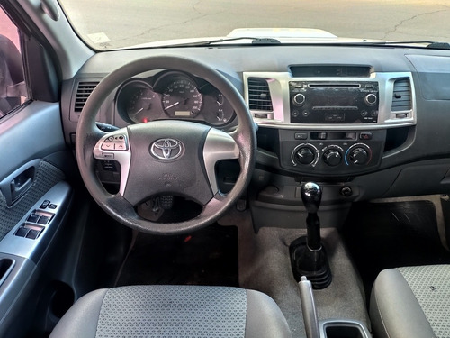 Imagen 11 de 12 de Toyota Hilux 2013 2.5 Cd Dx Pack I 120cv 4x2