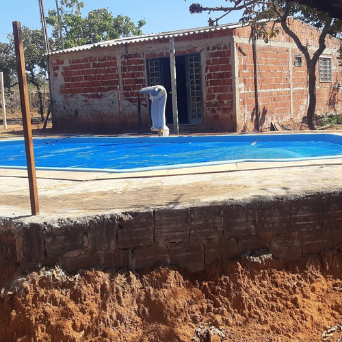 Imagem 3 de 9 de Vendo Ou Troco Chácara Com Casa Com 03 Quartos ,com Piscina