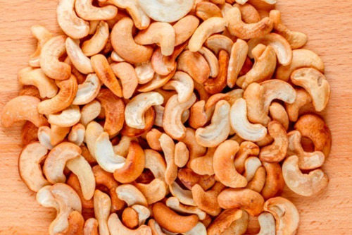 Imagem 3 de 6 de Castanhas De Caju Torradas Em Bandas 1/2kg