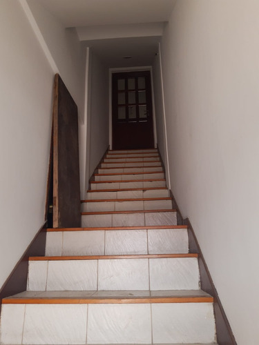 Chalet C/local Comercial Y Sótano, 3 Plantas Sobre Hipolito Yrigoyen Glew