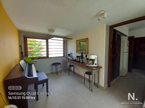 Vende Casa En Excelente Estado, Reciclada. De 6 Dormitorios En Peninsula. Punta Del Este