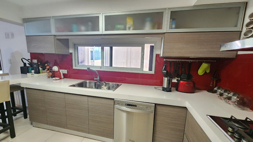 Casa 4 Dormitorios, Pileta , Jardin , Cerca Del Centro