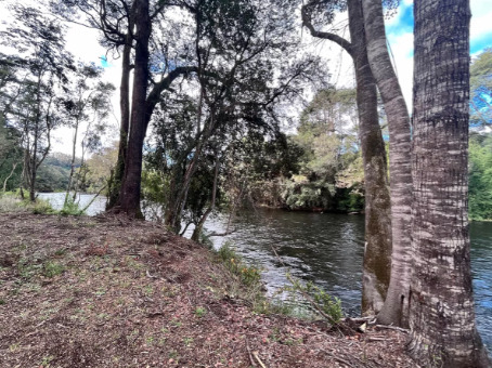 Preciosa Parcela Con 90 Metros De Orilla De Río