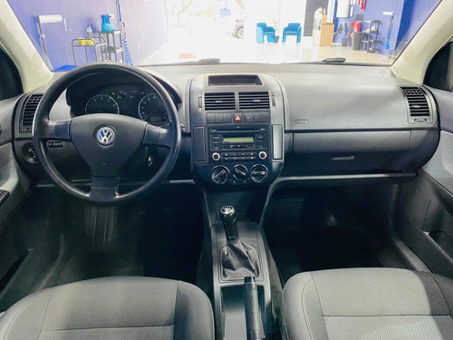 Imagem 9 de 12 de Volkswagen Polo 2012 1.6 Vht Sportline Total Flex 5p