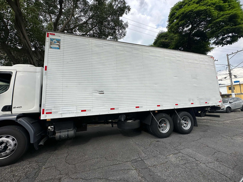 Volvo Vm 23-240 Baú 8.20m Plataforma Hidráulica- Motor Feito