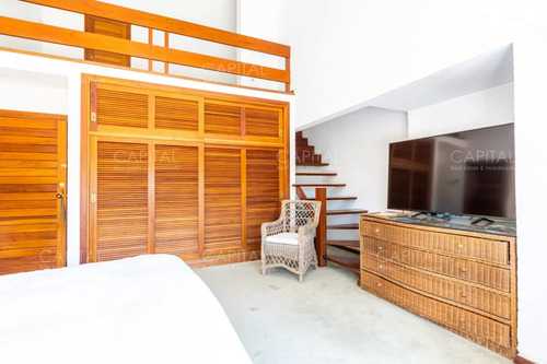 Espectacular Casa De Seis Dormitorios Y Servicio En Venta En Lugano