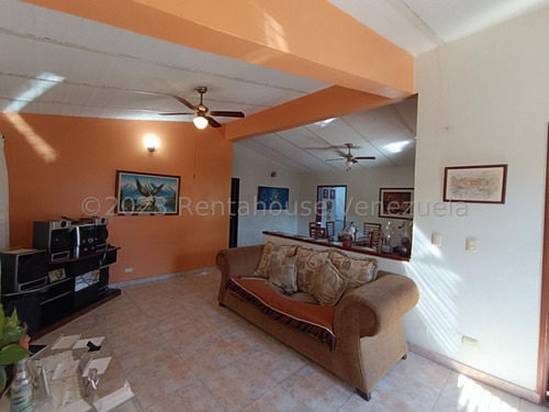 24-13391 Hermosa Casa En Venta, Urb. Los Samanes, Maracay Mord