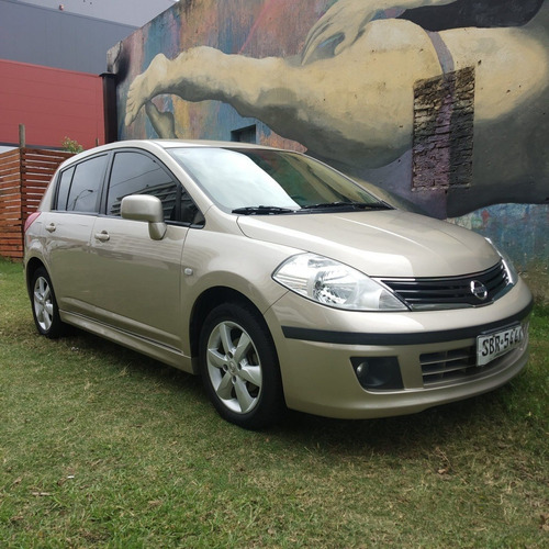 Nissan Tiida Full - 2012
