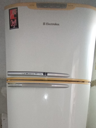 Heladera Electrolux 383l Frío Seco Digital 