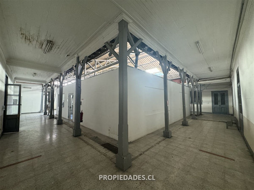 Oficinas-local Comercial Arriendo En Stgo Metro Los Héroes