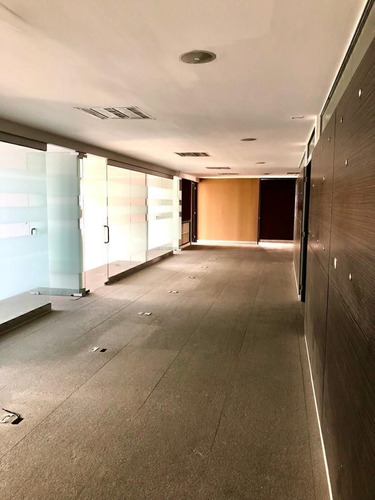 Oficina En Renta En Lomas Altas Torre Quadrata