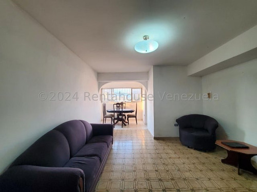 Practico Apartamento En Venta En Urb Base Aragua. 24-24806 Cm