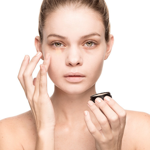 Imagen 4 de 6 de Corrector De Ojeras Regina Cremoso Liviano Natural