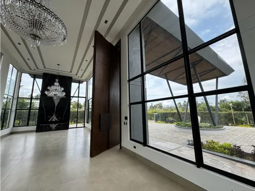 Casa De Lujo En Llanogrande En Arriendo