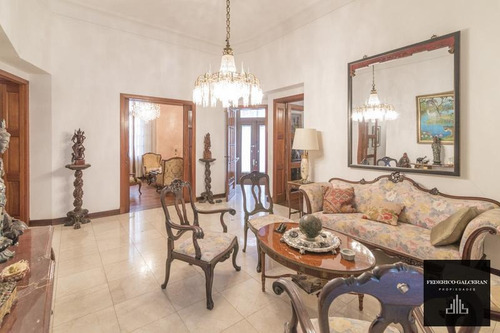 Imagen 15 de 30 de Casa Estilo Frances Con Jardin En Zona De Embajadas
