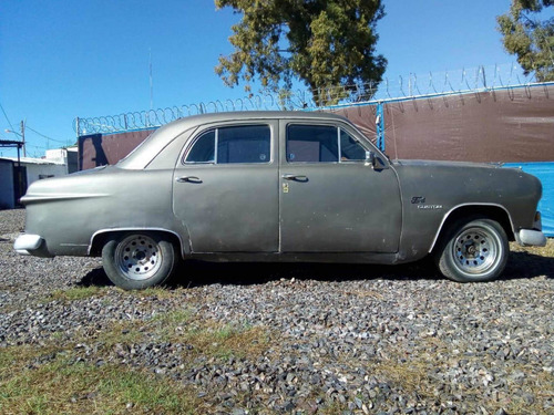 Imagen 3 de 15 de Ford Custom Sedan