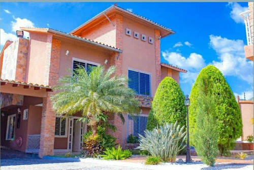 En Venta Grandiosa Casa  En Zona Exclusiva De Villas De San Diego 