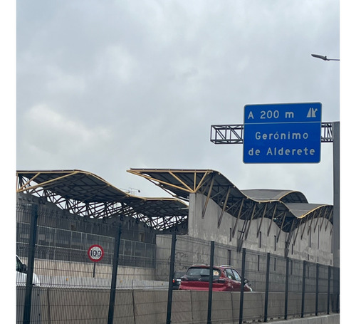 Metro Santa Julia / Avda. Americo Vespucio 8594