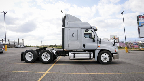Imagen 5 de 14 de Freightliner Cascadia 2015