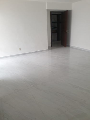 Imagen 18 de 20 de Residencia De Lujo 4 Rec.+1/ Residencial Victoria ,recién Remodelada /zapopan /excelente Ubicación /oportunidad!!expogdl/distrito La Perla/pza Sol