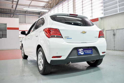 Imagem 13 de 15 de Chevrolet Onix Lt 1.4 Mpfi 8v 4p Mec.