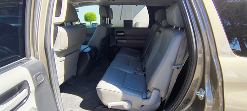 Toyota Sequoia 5.7 Limited V8 At