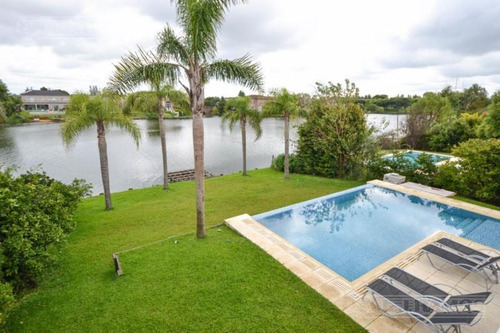 Imagen 3 de 19 de Casa En Venta En Los Castores