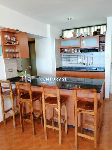 Imagen 4 de 14 de Hermoso Y Confortable Apartamento Impactante Vista Al Mar ,primera Línea . Mayte Hernández 04129934935