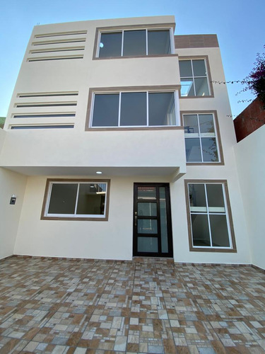 Casa Nueva En Venta En Metepec, $2,390,000