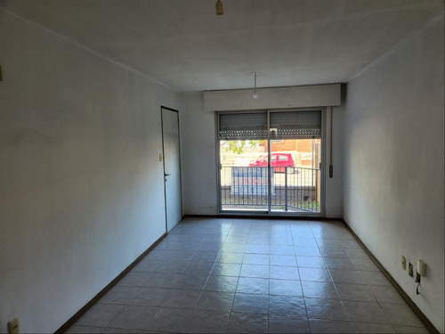 Apartamento De 3 Dormitorios En Las Piedras.