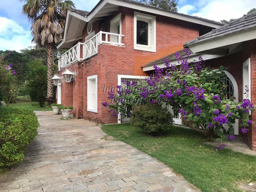 Venta Casa 4 Dormitorios Y Servicio Barrio Lugano - Ref: 1005
