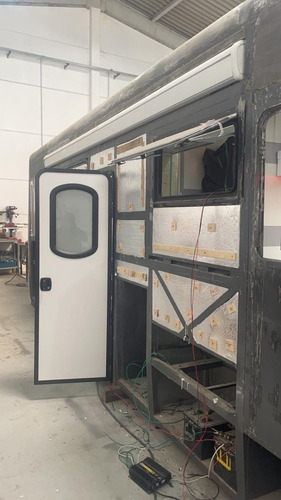 Imagem 13 de 15 de Motorhome Venturacar (semi Pronto)