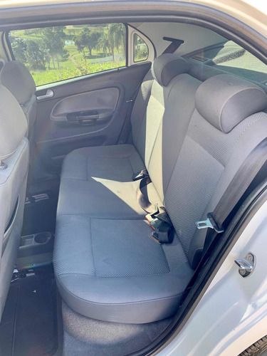 Imagem 15 de 15 de Volkswagen Voyage 1.6 Vht Comfortline Total Flex I-motion 4p
