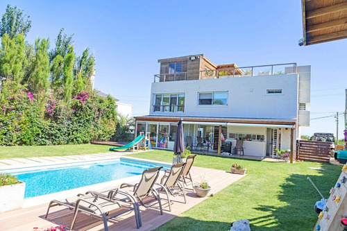 Casa En Venta 5 Dor, Vista Al Mar, Piscina